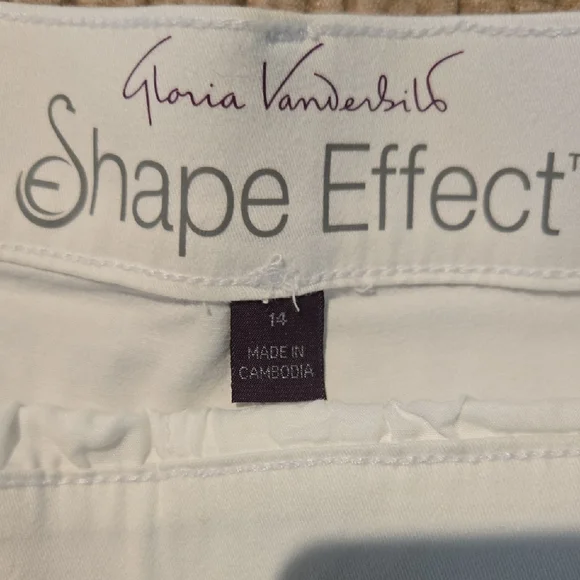 White Bermuda Shorts with Elastic Waistband - Picture 3 of 5